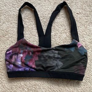 Lululemon sports bra